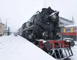  ?? DAVE ANGELL ?? in suitably seasonal conditions, churnet Valley Railway-based ‘S160’ 2-8-0 No. 5197 heads a Telford Steam Railway ‘polar Express’ on December 8 2017.