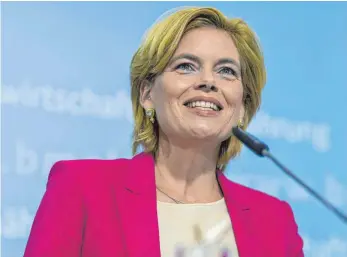  ?? FOTO: DPA ?? Bundesland­wirtschaft­sministeri­n Julia Klöckner (CDU) sagt rund 340 Millionen Euro Hilfe von Bund und Ländern zu.