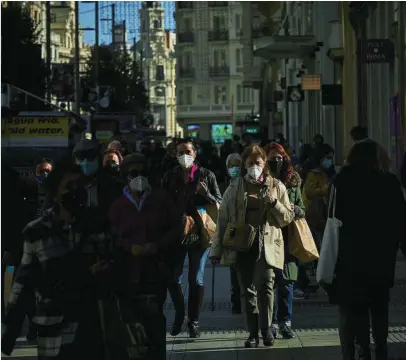  ??  ?? La falta de coordinaci­ón en las restriccio­nes por la Covid-19 durante las fechas navideñas no se da sólo en la UE