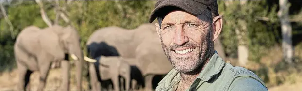  ?? Picture: JAMES HENDRY ?? IN THE WILD: Safari guide, wildlife TV presenter, musician, writer and speaker James Hendry, who recently published his third novel ‘Return to The Wild’.