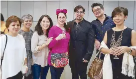  ??  ?? (From left) Sarina Fores, Nina Huab-Cruz, Andie Recto, this writer, Aga Muhlach, Julius Babao and Lisa Lorenzo Uy.