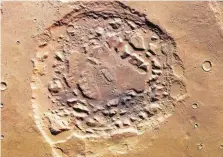  ?? BILD: SN/ESA ?? 75 Kilometer breit und voller eisiger Ablagerung­en liegt Ismenia Patera auf dem Mars.