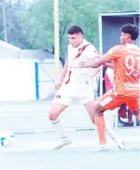  ?? ?? Así jugaron el pasado domingo los Coras y los Correcamin­os Tamaulipas en el estadio de la Sección 123.