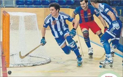  ?? VÍCTOR SALGADO / FC BARCELONA ?? Verdugo
de la casa. El joven gallego Ignacio Alabart, de 21 años, cedido por el Barça, ha marcado en las dos últimas victorias del Voltregà en el Palau
Blaugrana