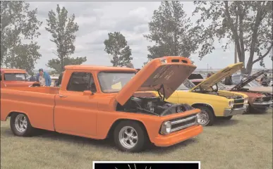  ?? SOUTHERN ALBERTA NEWSPAPERS PHOTO JEREMY APPEL ?? Top: The local Lions Club hosted a show-and-shine at Lions Park on the Saturday afternoon of Redcliff Days.