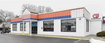  ?? ?? A Panera Bread café is scheduled to open in the summer in this building at 1008 High Ridge Road in Stamford.