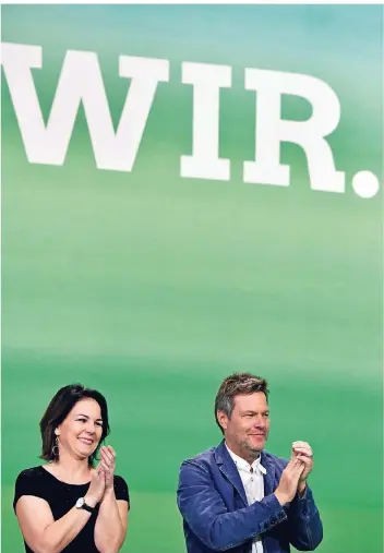  ?? FOTO: AFP ?? Die Vorsitzend­en der Grünen: Annalena Baerbock und Robert Habeck.