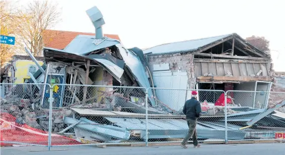  ??  ?? The researcher­s said among the reasons why quake payments were delayed is that there is no regulation on how long insurers have to pay out on a claim.