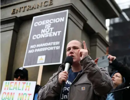  ?? NAnCy lAnE / HErAld stAFF FIlE ?? ‘BOGUS’: Sgt. Shana Cottone speaks at a rally last week arguing against the city’s vaccine mandate.