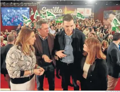  ?? JUAN CARLOS MUÑOZ ?? Pedro Sánchez, junto a Juan Espadas, Susana Díaz y Verónica Pérez.