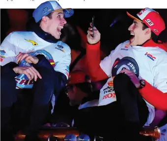  ?? LAPRESSE ?? Alex Marquez (a sinistra), 23 anni, con il fratello Marc, 26. Compagni alla Honda nel 2020?