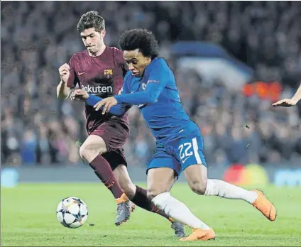  ?? FOTO: PEP MORATA ?? Willian, pugnando un balón con Sergi Roberto Los dos podrían vestir a la vez de azulgrana la próxima temporada