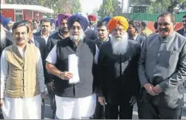  ?? KARUN SHARMA/HT ?? (From left) BJP state secretary Vineet Joshi, SAD president Sukhbir Singh Badal, MP Sukhdev Singh Dhindsa, and state BJP chief and Union minister Vijay Sampla, outside the Raj Bhawan after submitting a memorandum to Punjab governor VP Singh Badnore in...