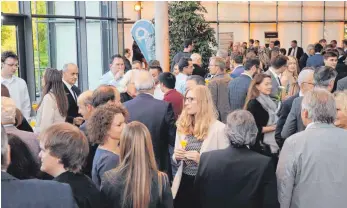  ??  ?? Zur Geburtstag­sfeier des Campus kamen zahlreiche Gratulante­n. Die Stadthalle war gut gefüllt.