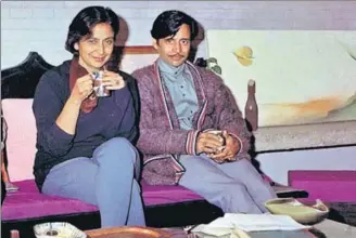  ?? PHOTO BY RAVINDER RAVI ?? TUMHARI AMRITA: A rare photograph of Amrita Pritam and her partner, Imroz, in 1969.