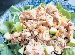  ?? GRETCHEN MCKAY/PITTSBURGH POST-GAZETTE ?? This curried chicken salad gets its crunch from toasted almonds and diced green apples.