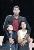  ??  ?? Duncan, con sus hijos.