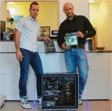  ?? Fotos: Stefan Großmann ?? Benjamin und Matthias Crombach (von links) freuen sich, ihre Kunden Geschäft in Gersthofen begrüßen zu dürfen. im neuen