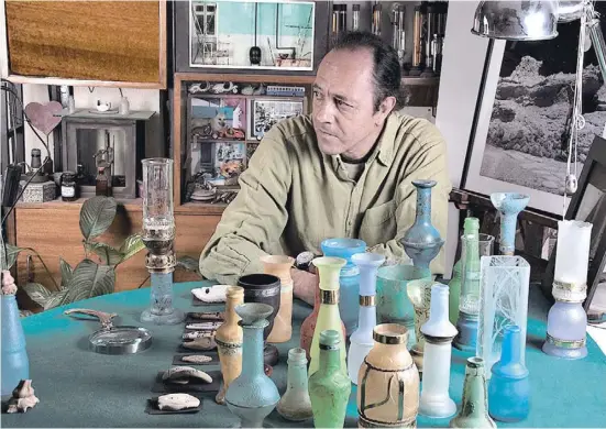  ?? Fotos: privat ?? Der Künstler in seinem Atelier. Eine Übersicht über sein Schaffen bietet Lejárraga im Internet unter www.lejarraga.es