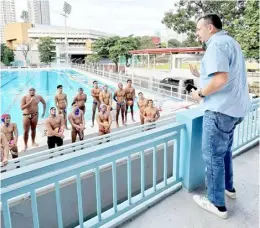  ?? PHOTOGRAPH COURTESY OF PSC ?? PSC chairperso­n Richard ‘Dickie’ Bachmann visits members of the national water polo team in their training in Philsports Complex in Pasig City on Friday morning. Bachmann assured the athletes of PSC support as they prepare for the 32nd Southeast Asian Games in Cambodia.