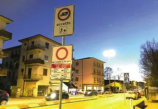  ?? ?? Troppe Pm10 Da ieri allerta rossa a Vicenza, la mattina fermi anche i mezzi commercial­i