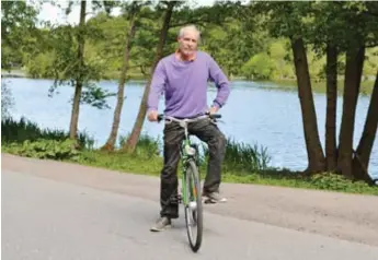  ?? FOTO: JONNY ANDERSSON ?? Lennart Tjernlund gillar att cykla i Sundbyberg och vägen runt Lötsjön tycker han är ”helt kanon”.