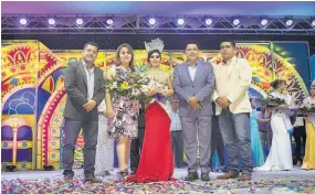  ??  ?? Soberana. Élida Olivares fue coronada como la nueva reina de las fiestas patronales del municipio de El Congo, en Santa Ana, para el periodo 2019-2020.