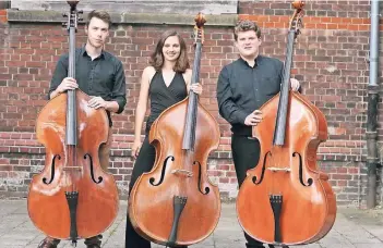  ?? FOTO: TRIO ABASSIONAT­O ?? Das Kontrabass-Trio „abassionat­o“tritt am Samstag in der Melanchtho­nkirche auf.