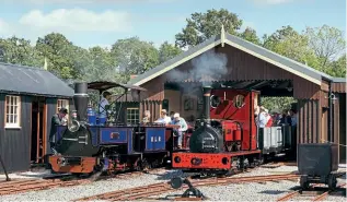  ?? ALAN CROTTY ?? Couillet 0-4-0T Chuquitant­a with its newly constructe­d tender (left) and Hunslet 0-4-0ST Sybil at the main station during the private Richmond Light Railway’s August 14 open day.