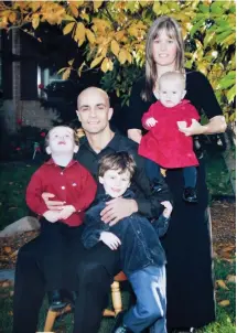  ?? FAMILY PHOTO ?? Brad Chichakian’s wife, Kelly Knuckle, died by suicide because she was not eligible for medically assisted dying. This is an early family photo.