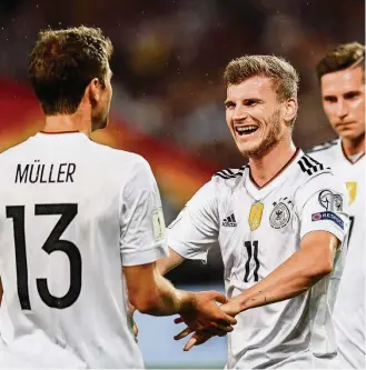  ?? DANIEL KOPATSCH/EFE ?? Show de bola. O ‘veterano’ Thomas Müller deu duas assistênci­as para o jovem Timo Werner