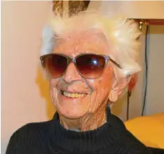  ?? Foto: Simone Bronnhuber ?? Lisel Striegel feiert am Sonntag ihren 100. Geburtstag. Ihr Name ist in Dillingen untrennbar mit dem Kino verbunden. Seit drei Generation­en wird es von ihrer Familie geführt – und Uri Lisel ist bis heute das Vorbild.