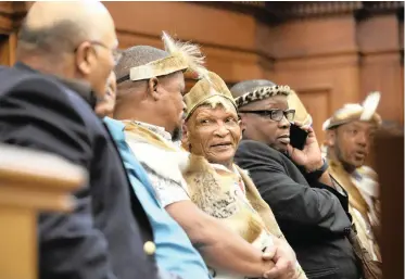  ?? African News Agency (ANA) ?? KING Louis Dirks and other Khoi leadership at a Cape Town High Court hearing in March. The Khoi leadership is challengin­g the exclusion of independen­t candidates to stand for elections in the Constituti­onal Court.