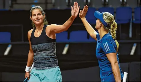  ?? Foto: Imago ?? Julia Görges (links) und Angelique Kerber führen seit Jahren das deutsche Fed Cup Team an. So gut wie heuer standen die Chancen allerdings selten, dass es für den ganz gro ßen Wurf reicht. An die Tschechinn­en haben die Deutschen allerdings keine guten...