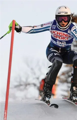  ?? FOTO: MARKKU ULANDER/LEHTIKUVA ?? Julia Toiviainen och de övriga landslagså­karna hoppas på att nå världscupp­oäng i hemmabacke­n i Levi.