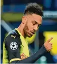  ?? Foto: afp ?? Fruchtlose­r Fingerzeig: Aubameyang hat Dortmund in Führung gebracht. Am Ende gewann Tottenham aber 2:1.