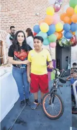  ??  ?? PREMIOS. Durante el festejo de aniversari­o de Trapiche y Día del Niño se rifaron varias bicicletas.