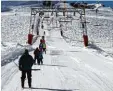  ?? Foto: Ralf Lienert ?? Auf der Zugspitze herrschen noch gute Skifahrbed­ingungen.