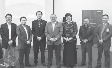  ??  ?? Lai (third left) and Nazri (second right) in a group photo with seminar speakers (from left) Law, Nik Mohd Ruiz, Wan Sufian, Chua, and Moris.