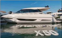  ??  ?? Le constructe­ur australien Maritimo exposait pour la première fois le X50, une vedette grand luxe de 16 m de long.