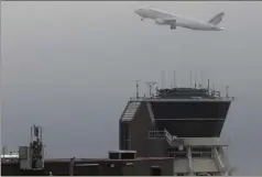  ?? (Photo d’illustrati­on Sébastien Botella) ?? Un mouvement social risque d’engendrer des perturbati­ons pour les voyageurs qui envisagent de prendre l’avion ce week-end.