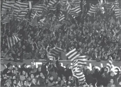  ?? FOTO: ARCHIVO MD ?? Las gradas del Camp Nou se llenaron por primera vez de banderas catalanas