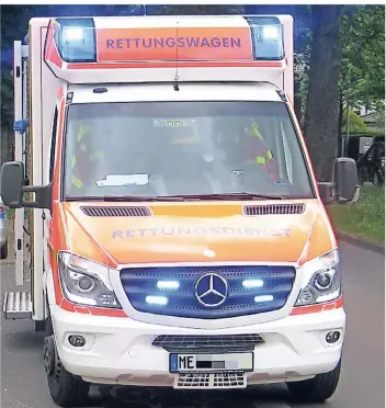  ?? RP-FOTO: KREISPOLIZ­EI METTMANN ?? Personalpr­obleme drücken die Feuerwehr und Rettungswa­che derzeit. Der Haushaltsp­lan 2019 sieht auch den Ersatz von Einsatzwag­en vor.