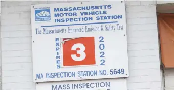  ?? NiCOlAus CzArNECki / BOsTON HErAld ?? EXPIRED: Vehicle inspection­s were on hold again Thursday due to a ‘nationwide issue’ with an RMV vendor.