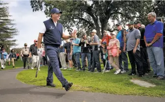  ?? Michael Macor / The Chronicle 2016 ?? Phil Mickelson mingles with the gallery at Silverado during last year’s Safeway Open.