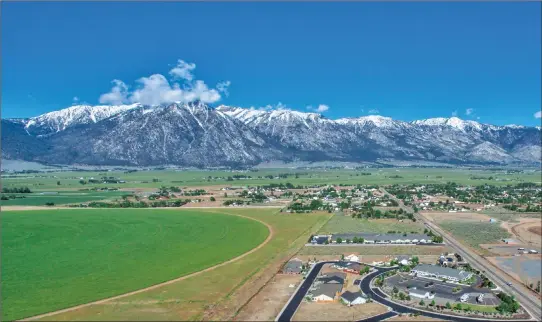  ??  ?? Carson Valley life is good, with close access to Lake Tahoe, biking, golfing, fishing and more.