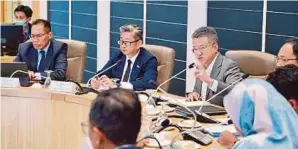  ?? ?? Deputy Investment, Trade and Industry Minister Liew Chin Tong, who is also the Malaysia Steel Council chairman, at a meeting with other officials recently.