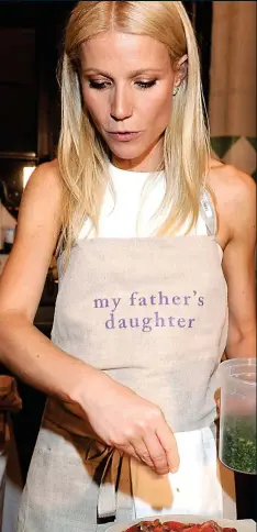  ??  ?? Gwyneth Paltrow: Experts warn over her kitchen hygiene