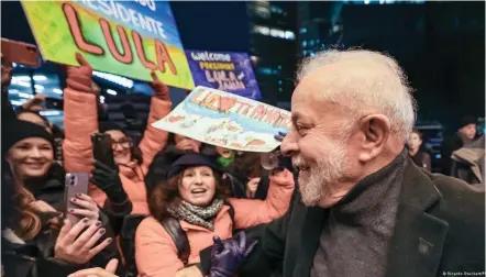  ?? ?? Brasiliens Präsident Lula da Silvas hatte sich dazu entschiede­n, sein Land trotz geopolitis­cher Kon  ikte weiterhin an der Seite Pekings und Moskaus zu platzieren. Die Entscheidu­ng zahlt sich jetzt ökonomisch aus.
Bild: Ricardo Stuckert/PR
