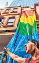  ?? Foto: AFP/Kilic ?? Istanbul: Homosexuel­le fordern Gleichbere­chtigung.